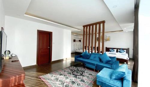 Suite with Mountain View