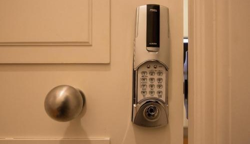 Deluxe One-Bedroom Apartment - Second Floor