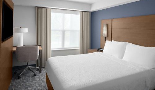 Two-Bedroom Queen Suite