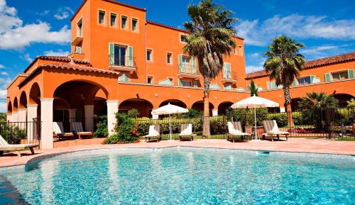 Comfort Double Room De Luxe with Terrace and heated swimming pool access - free parking