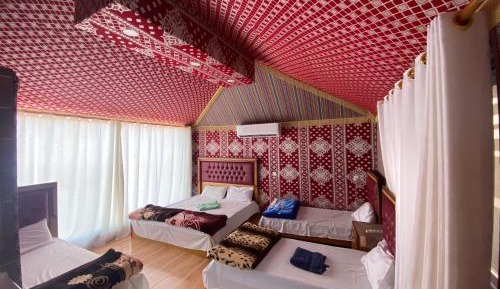 Quadruple Room with Mountain View