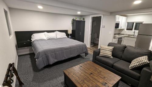 Deluxe King Kitchenette