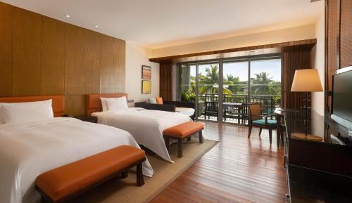 Luxury Lagoon Pool View Queen Room