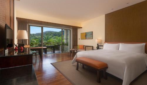 Garden View King Room