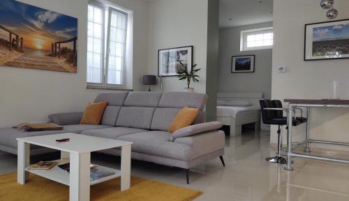 Apartment with Garden View