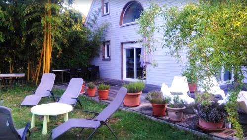 Villa with Garden View