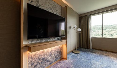 Luxury King Suite - Club Lounge Access