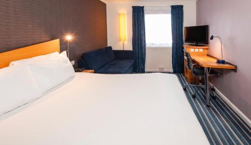 Standard Double Room with Sofa Bed and Free Hot Breakfast