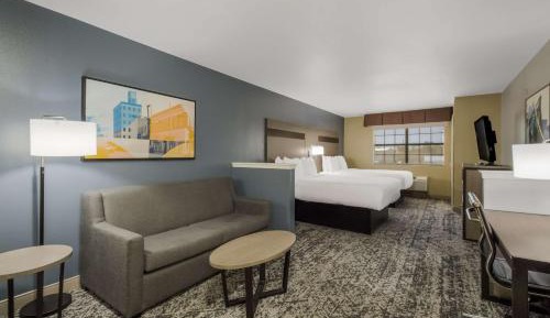 Queen Suite with Two Queen Beds - Non-Smoking