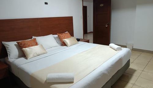 Room #1052934106