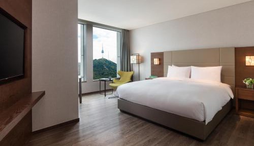 Deluxe Large King Room with Seoul Tower View