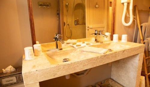Standard Double Room with Shared Bathroom