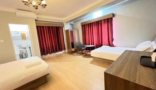 Deluxe Double or Twin Room