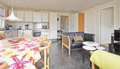 Three-Bedroom Holiday Home 