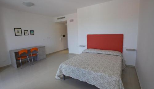 One-Bedroom Apartment (4 Adults)