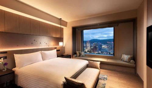 One-Bedroom King Suite