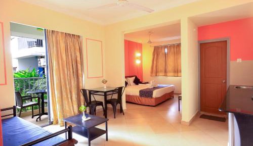 Honeymoon Suite with Balcony and Pool View