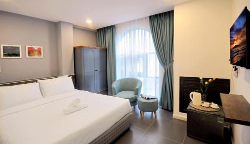 Standard Queen Room