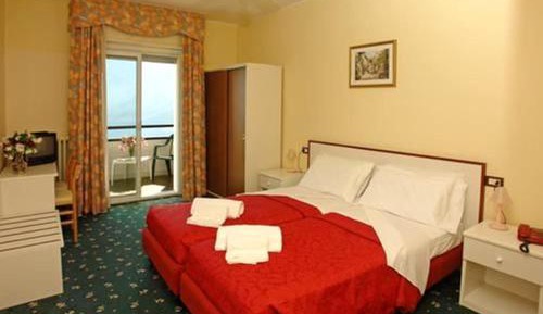 Double or Twin Room with Lake View