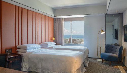 Earl Twin Room
