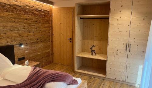 Apartment with Mountain View