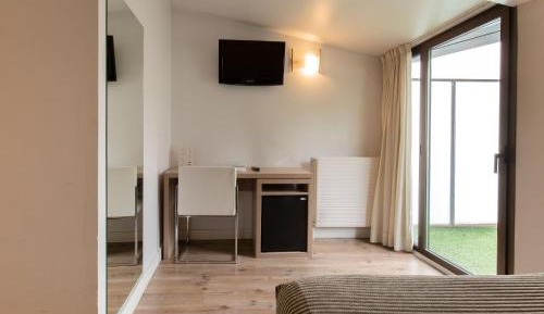Triple Room (2 Adults + 1 Child)