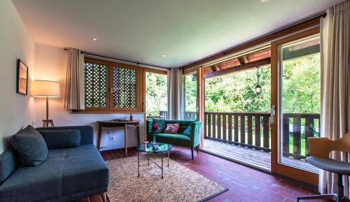 Apartment with Garden View