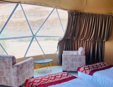 Suite with Mountain View