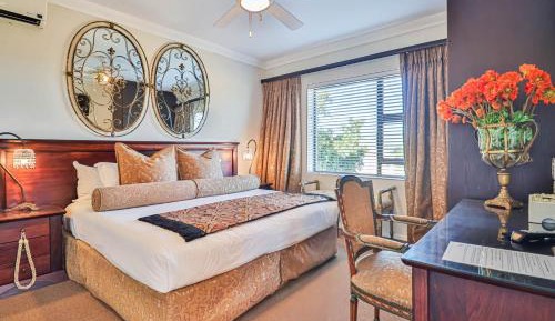 Executive Suite with private Lounge and Lagoon view