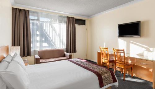 Queen Room with Spa Bath