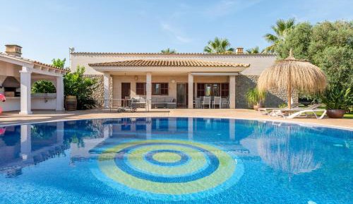 Villa with Garden View