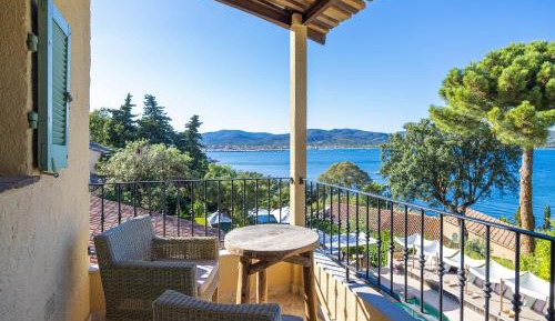 Deluxe Double Room with Sea View and Balcony