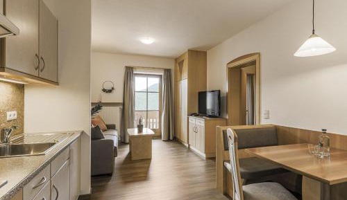 Apartment with Mountain View