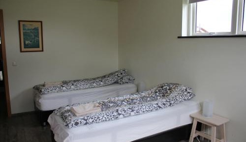 Standard Twin Room with Shared Bathroom