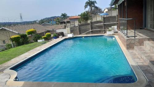 Deluxe Two-Bedroom Apartment with Garden View