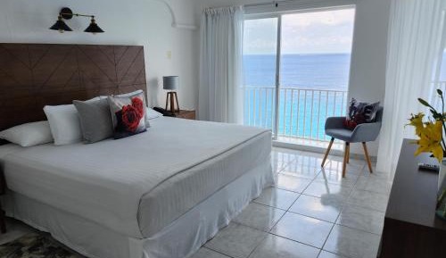 Deluxe Ocean Front King