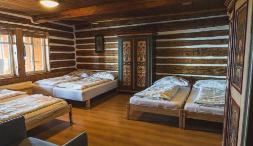 Sextuple Room with Shared Bathroom