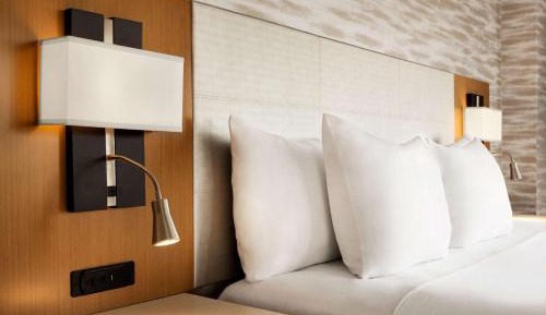 Deluxe Room with complimentary 3hr early check-in and check-out (subject to availability)