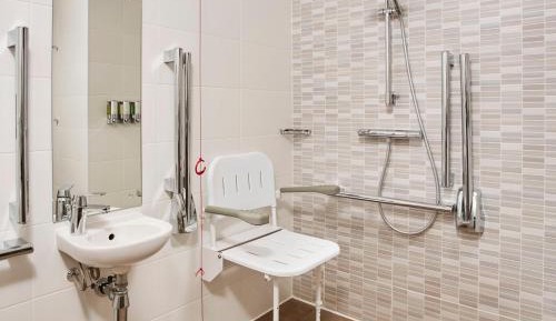 Queen Room - Mobility Access