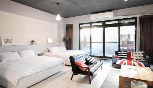 Deluxe Quad Room With Bathtub