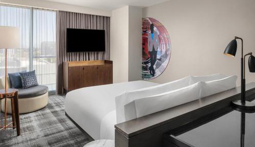 Standard King Room with Oldtown View