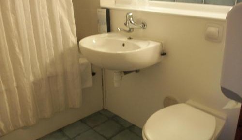 Triple Room (1 Double Bed + 1 Single Bed)