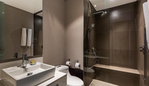 Double Room with Two Double Beds - Mobility Accessible