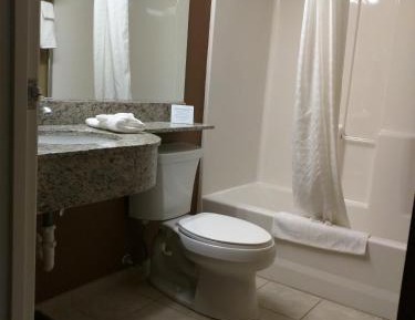 Queen Room - Non-Smoking