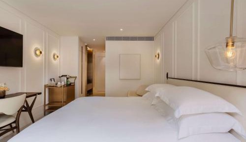Superior Room with One King Bed or Twin Beds