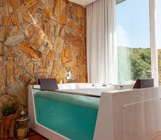 Suite with Hot Tub