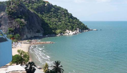 One-Bedroom Apartment with Ocean View