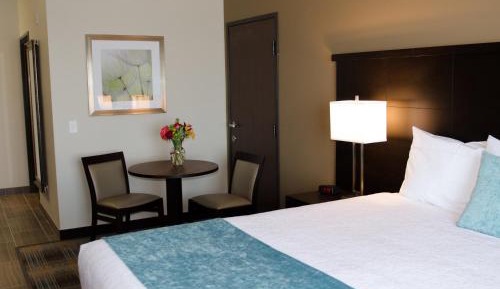 Two Queen Beds with Kitchen
