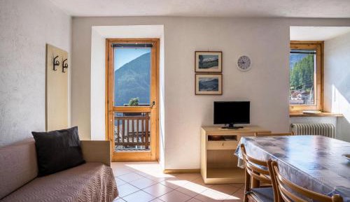 Superior One-Bedroom Apartment with Balcony