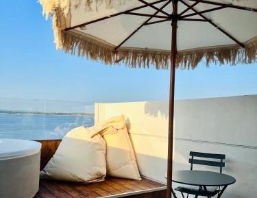 Deluxe Double Room with Sea View and Hot Tub